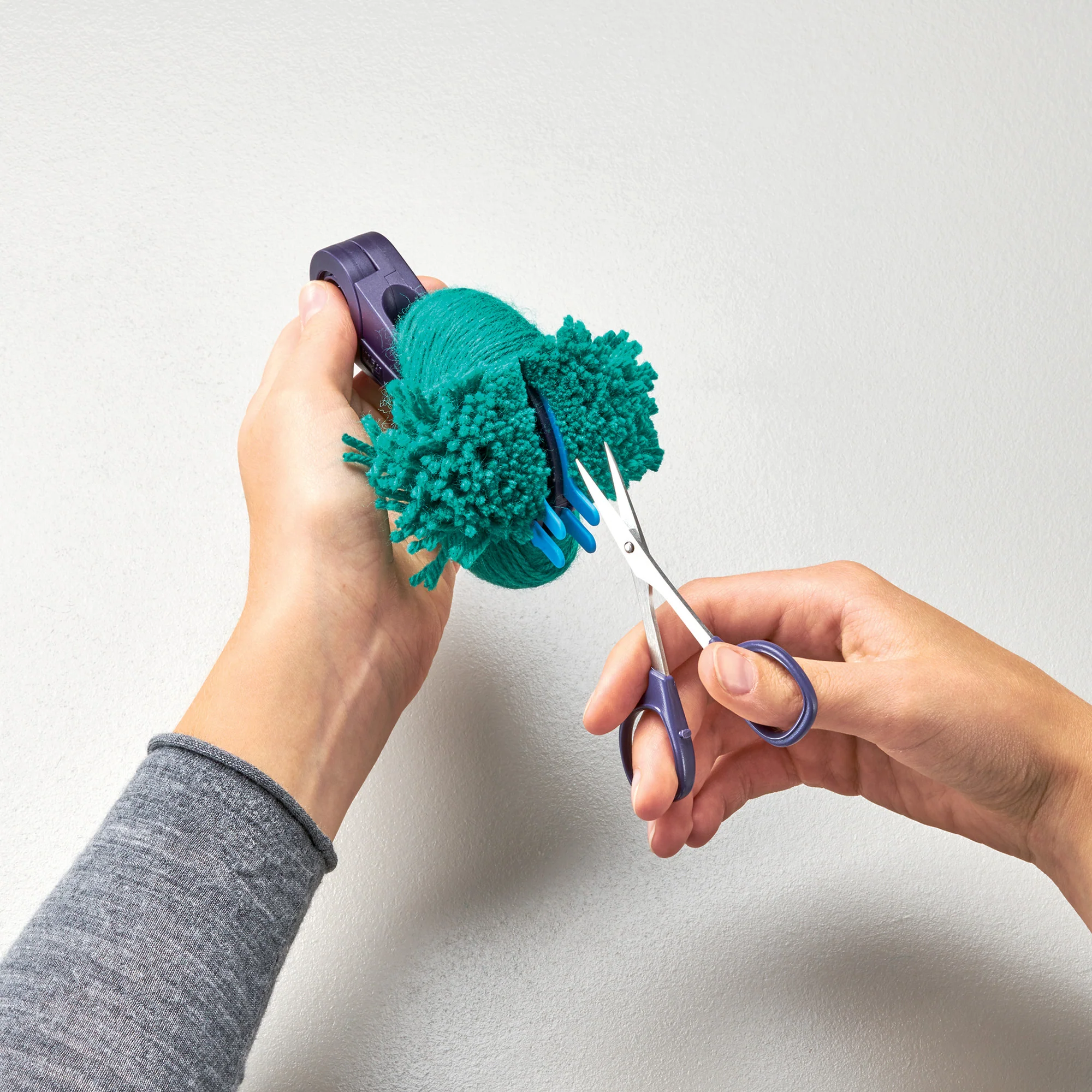 2-in-1 Pompom Maker, Small - Image 7