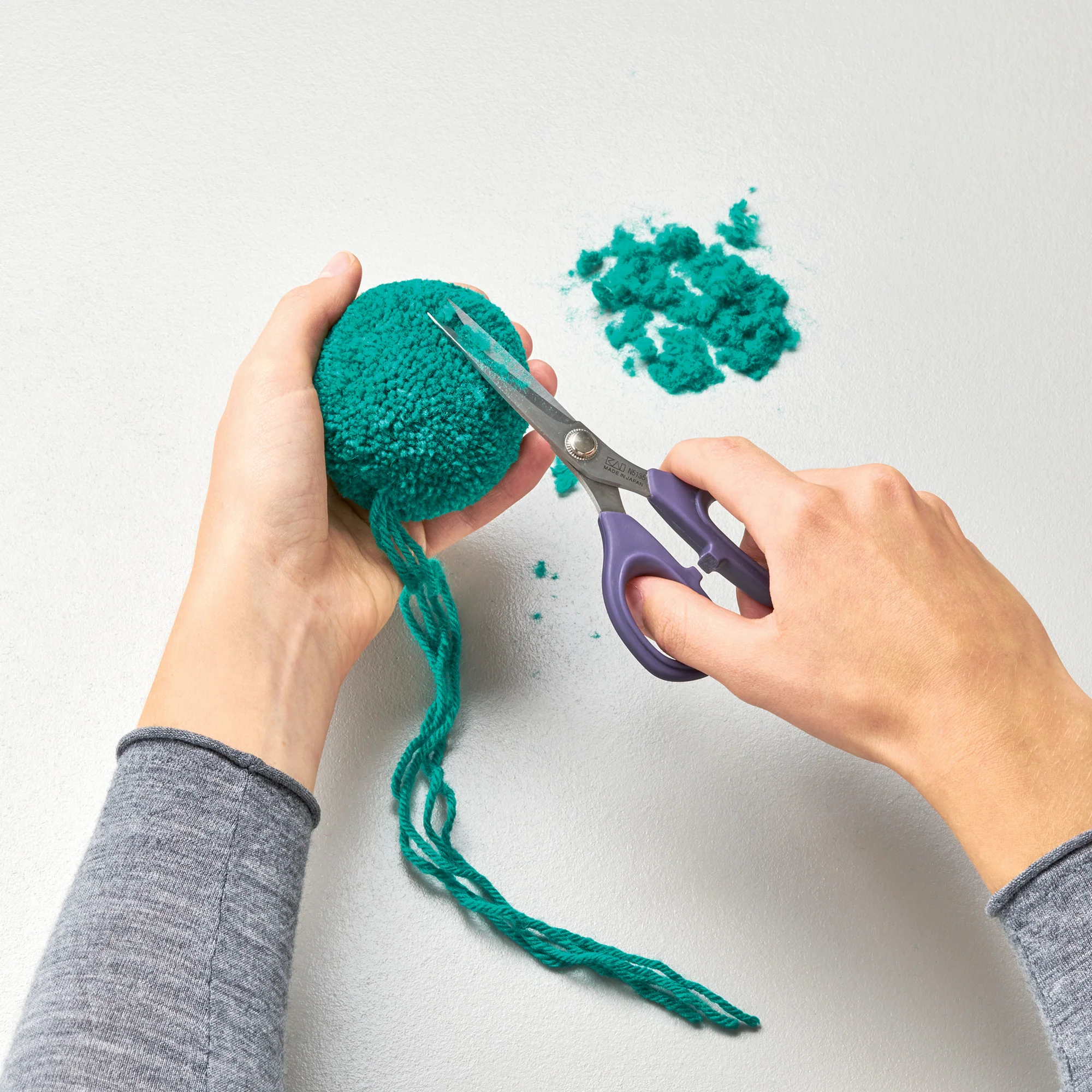 2-in-1 Pompom Maker, Small - Image 8