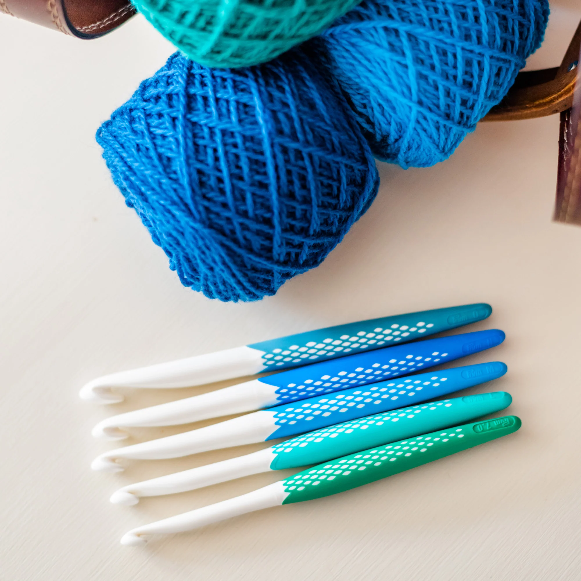 Crochet Hook Value Pack, Large (7mm, L, M, N, O) - Image 4