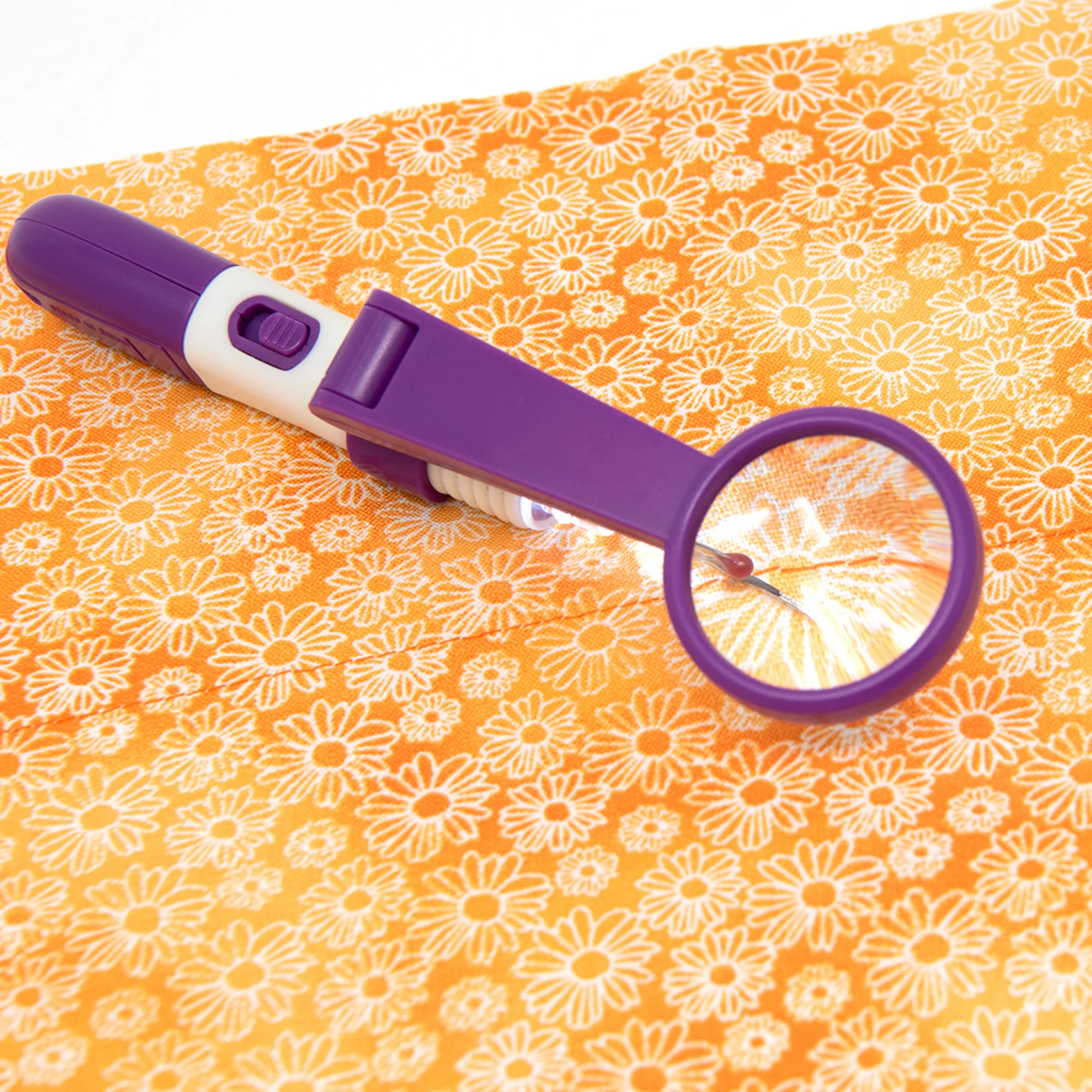 Magnified LED Seam Ripper - Image 4