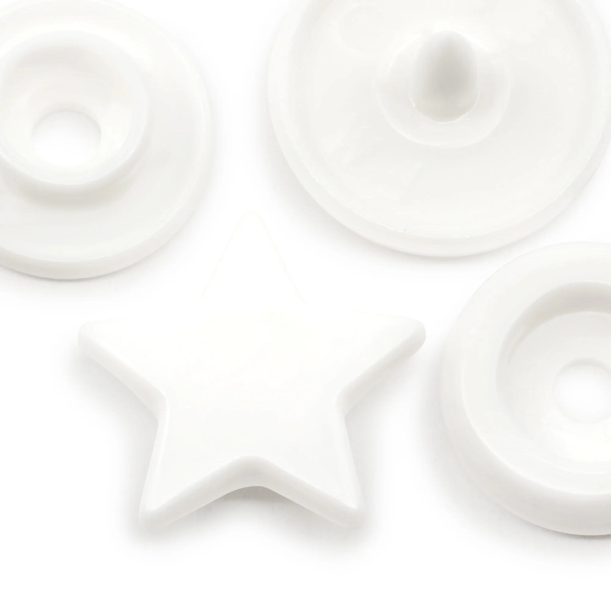Plastic Color Star Snaps, 12 Sets, White - Image 2